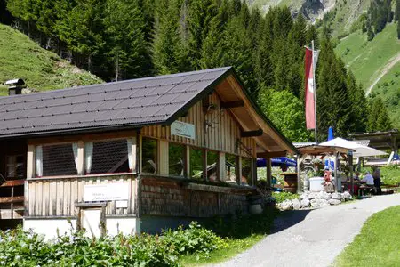 Almdorf Fallerschein & Michl’s Fallerscheinstube vom Wanderparkplatz Fallerscheinalpe