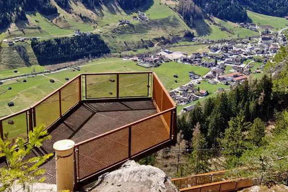 Bergtouren & Sommerabenteuer: Erkundet das Stubaital zu Fuß.