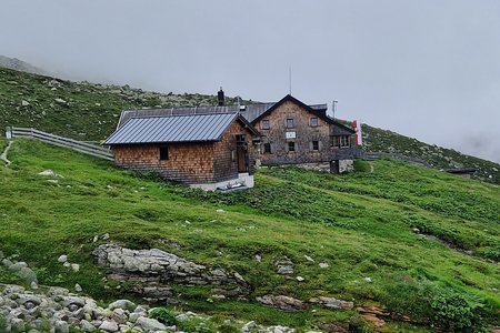 Geraer Hütte (2324m) aus dem Valser Tal