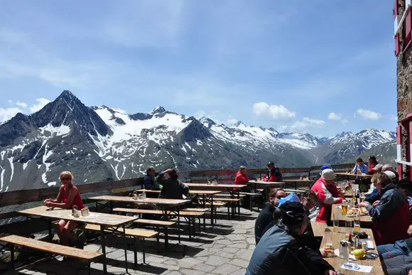 Entdecke Tirols Berghütten: Dein Tor zur Bergwelt