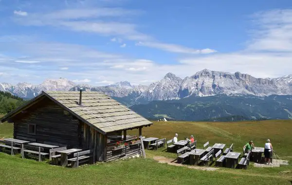 Traumhafte Almen mit wunderschönen Dolomitenblicken