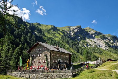 Kalser Tauernhaus (1755m) von Taurer/Spöttling