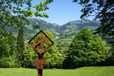 Am Kreuzweg zur Einsiedelei und zur Seidlalm