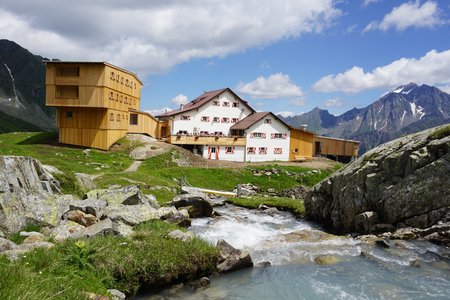 Neue Regensburger Hütte (2286 m) von Krößbach über den Ring