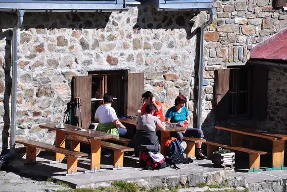 Südtirols Berghütten: Dein Fenster zu den Dolomiten