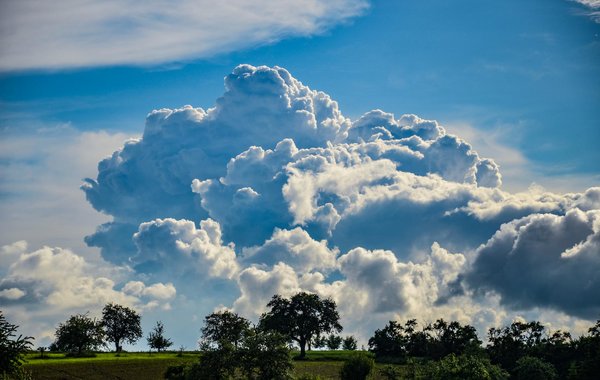 Cumulonimbus Wolko (c) David Kratschmann, Wikipedia - CC BY-SA 4.0 - https://commons.wikimedia.org/w/index.php?curid=101309736