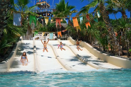 Ein Tag im italienischen Wasserpark Caribe Bay