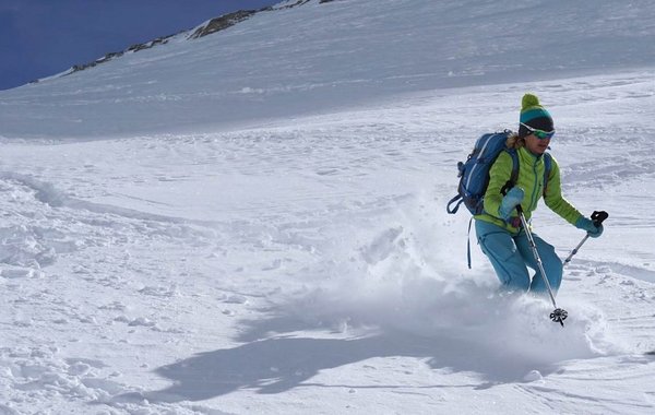 Abfahrt vom Zermaidjoch mit dem CORE 83 lady von Patrizia