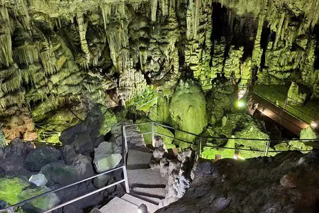 Wanderung zur Höhle von Psychro