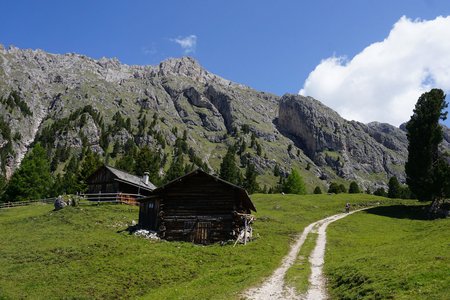 Kaserill Alm – Wörndleloch Alm Rundwanderung