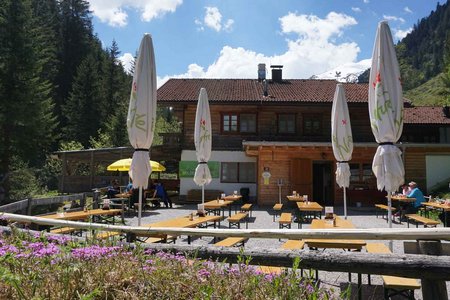 Voldertalhütte von Hall über den Großvolderberg