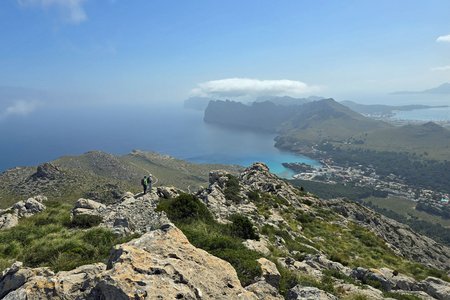 Von Cala de Sant Vicenç auf den La Mola (474 m)