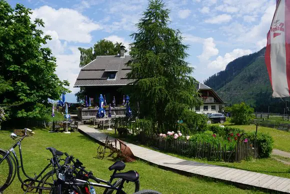 Wanderungen in Kärnten: Vom Gipfelglück zum Seenzauber