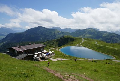 Hornköpflhütte mit Hornsee