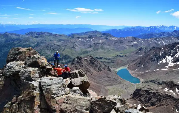 Tiefblick von der Zufrittspitze zum Grünsee