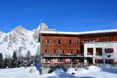 Faneshütte (Rifugio Fanes), 2060 m - St. Vigil