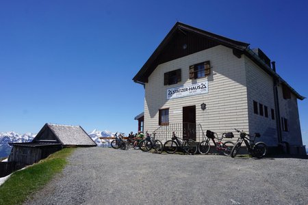 Hundstein & Statzerhaus von Bruck