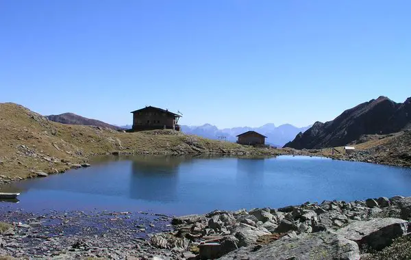 Tiefrastensee mit Tiefrastenhütte