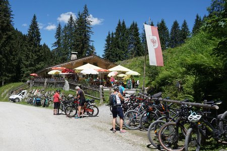 Durch den Oberen Grund zur Jausenstation Klooalm