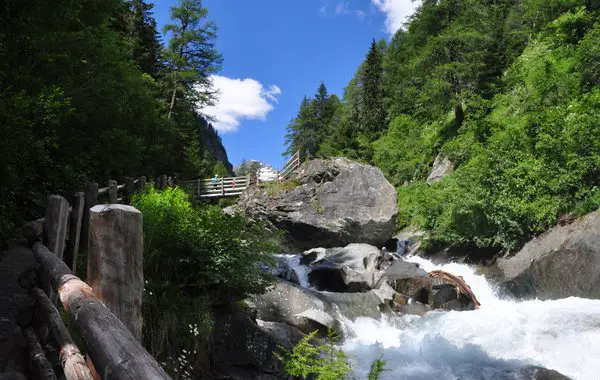 Wandern bei den Umbalfällen