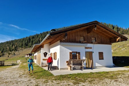 Ausrüstungsgegenstände für eine gelungene und sichere Wandertour