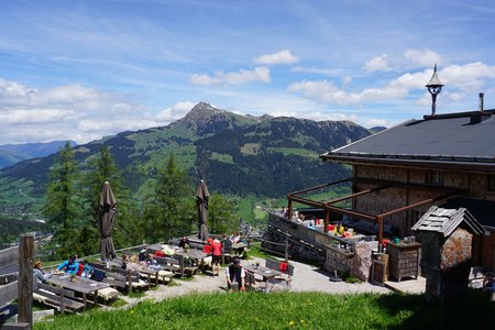 Seidlalm vom Parkplatz-Seidlalm am Bockberg