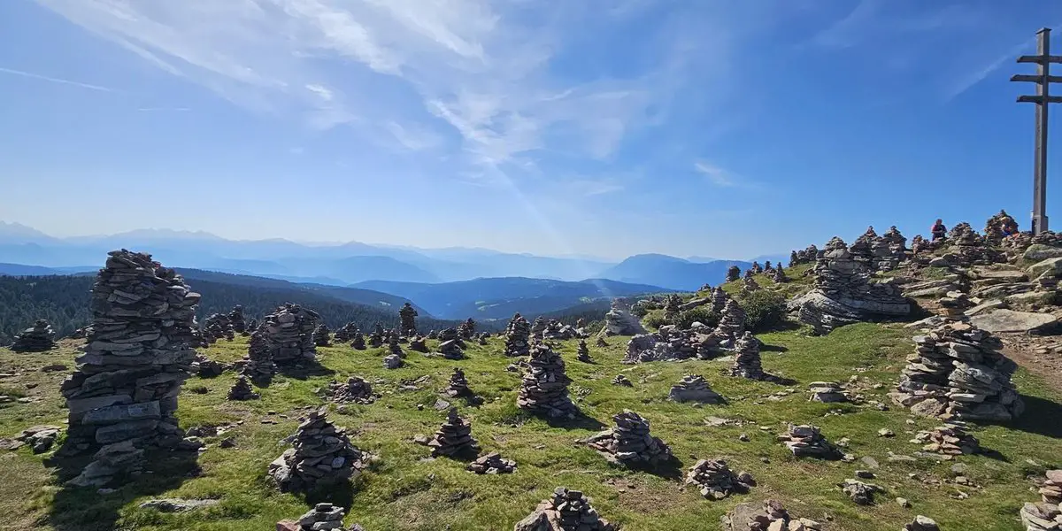 Weitwanderung mit Panorama und Kultur: von Südtirol bis ins Trentino mit Bergwanderführer Andreas Pittl