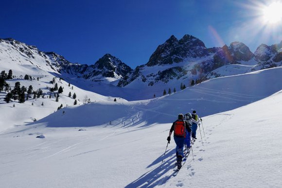 Dein Tor zu Tirols Skiabenteuern