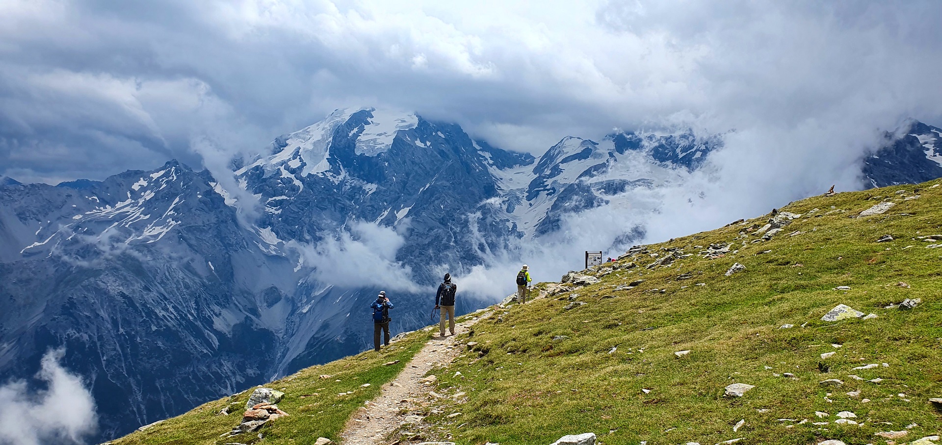 gebirgskulisse ortler, wanderbar