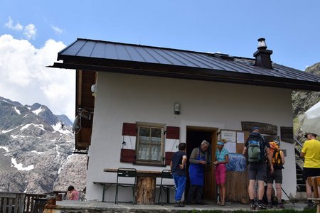 Grohmannhütte (2254 m) aus dem Ridnauntal