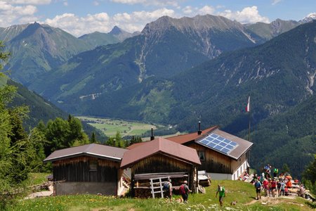 Bernhardseckhütte (1812 m) von der Jöchelspitz-Bahn