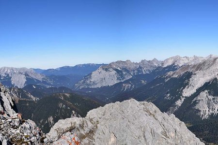 Vordere Brandjochspitze von der Seegrube mit Abstieg über Höttingeralm