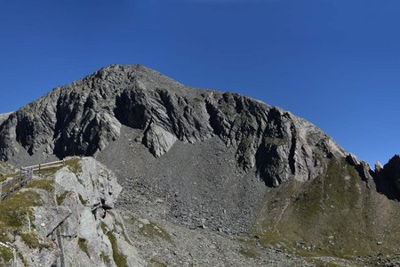 Rauhkopf (3070 m) vom Parkplatz Budam