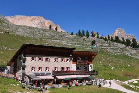 Schutzhütte Lavarella (2050 m) von Pederü