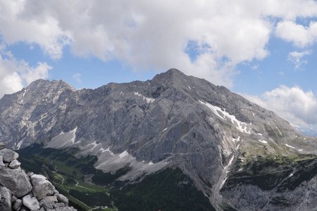 Speckkarspitze (2621 m) vom Hallerangerhaus