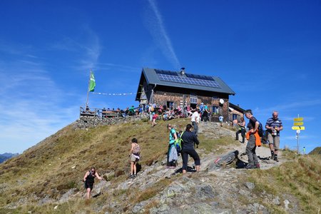 Kellerjoch Hütte (2237 m) vom Hecherhaus