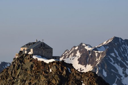 Becherhaus (3195 m) aus dem Ridnauntal