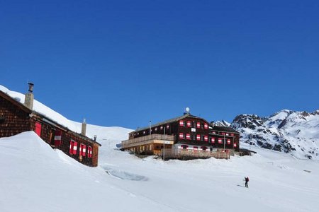 Vernagthütte (2755 m) von Vent