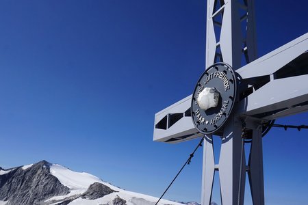 Westliche Floitenspitze (3195m) vom Berggasthof Stallila