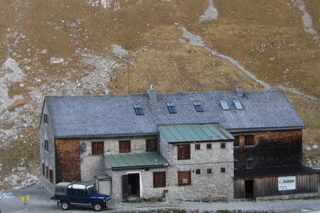 Lamsenjochhütte (1953 m) aus dem Falzturntal