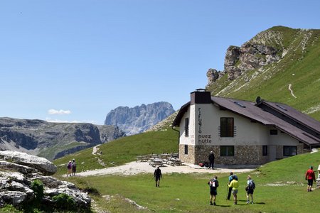 Puezhütte (2475 m) von Campill