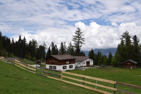 Westliche Mittelgebirgs- Almenrunde von Mutters