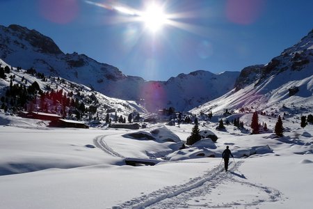 Lizumerhütte (2019 m) vom Lager Walchen