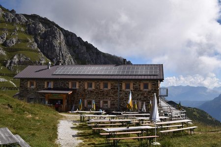 Tag 1: Kreuzjoch – Starkenburger Hütte