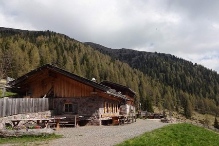 Auener Alm (1798 m) von der Sarner Skihütte