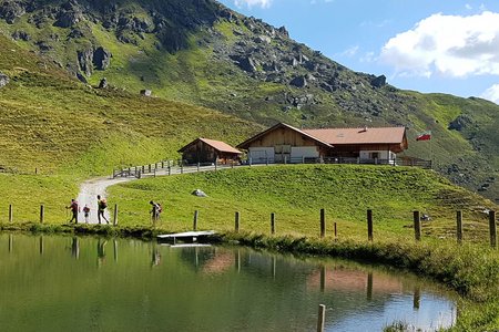 Vögeleralm (2178m) vom Parkplatz Grün