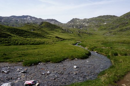 Schrentebachboden mit Wasserfall von der Volkzeiner Hütte