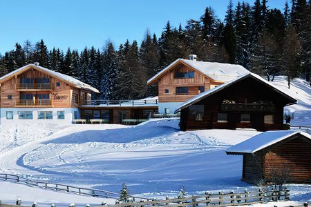 Naturhotel Runa vom Parkplatz Zumis