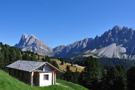 Schatzerhütte (2004 m) von der Halslhütte
