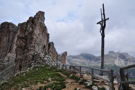 Grödner Joch – Crespeina Joch - Ciampëi Scharte – Edelweisstal - Kolfuschg